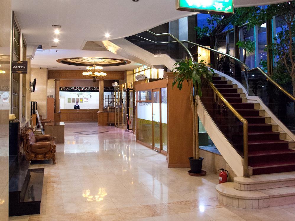 Victoria Hotel Сеул Екстериор снимка