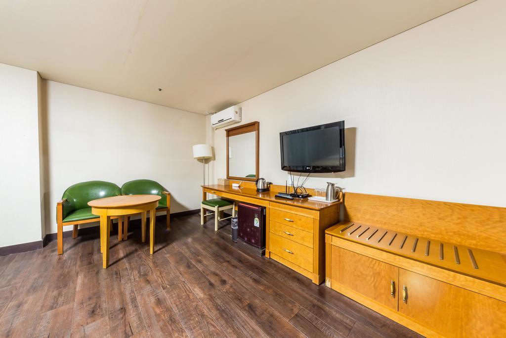 Victoria Hotel Сеул Екстериор снимка