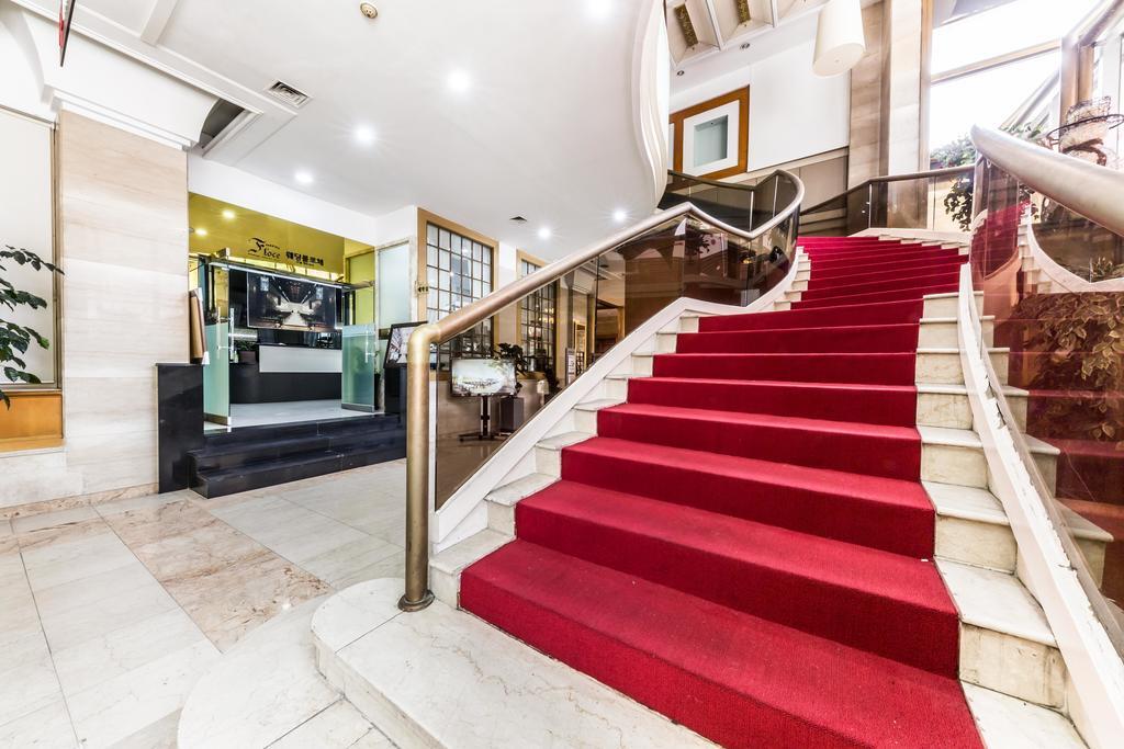 Victoria Hotel Сеул Екстериор снимка
